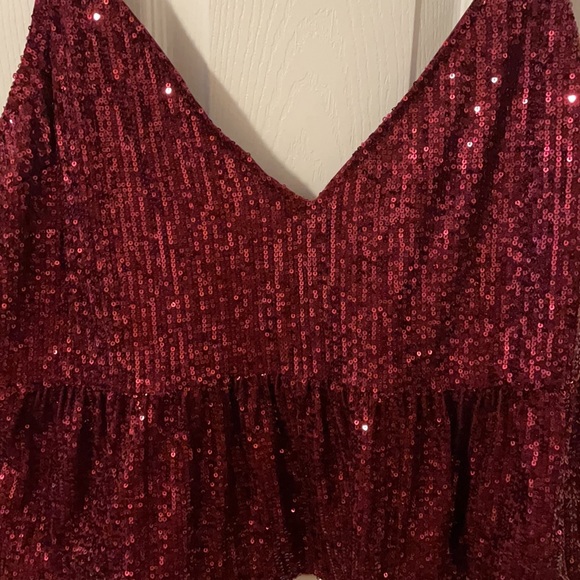 Red sequin peplum tank - Picture 2 of 2